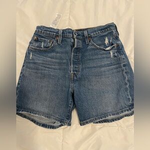 EUC Distressed Levi’s 501 Mid-Thigh Shorts